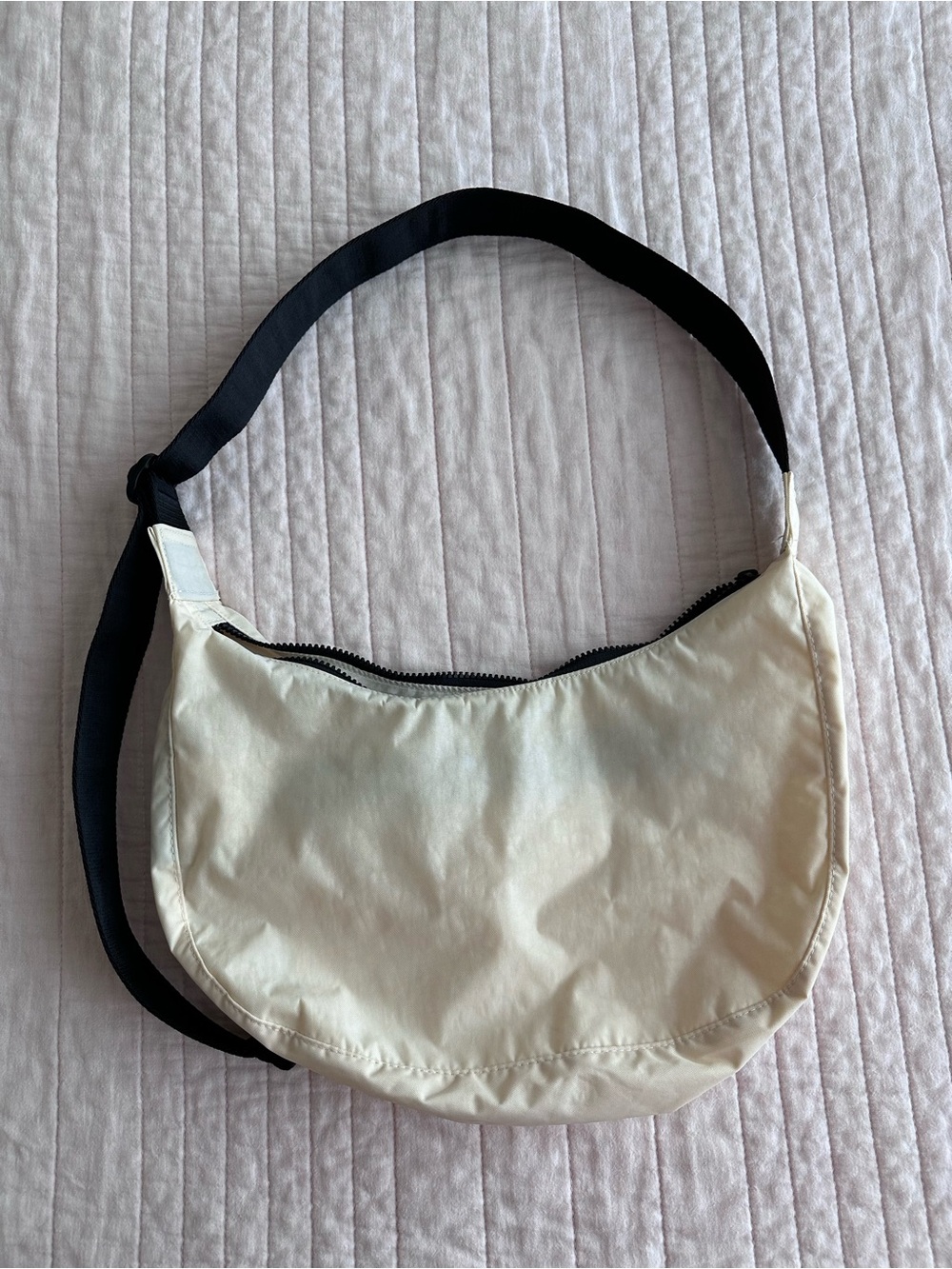 BAGGU MEDIUM NYLON CRESCENT BAG